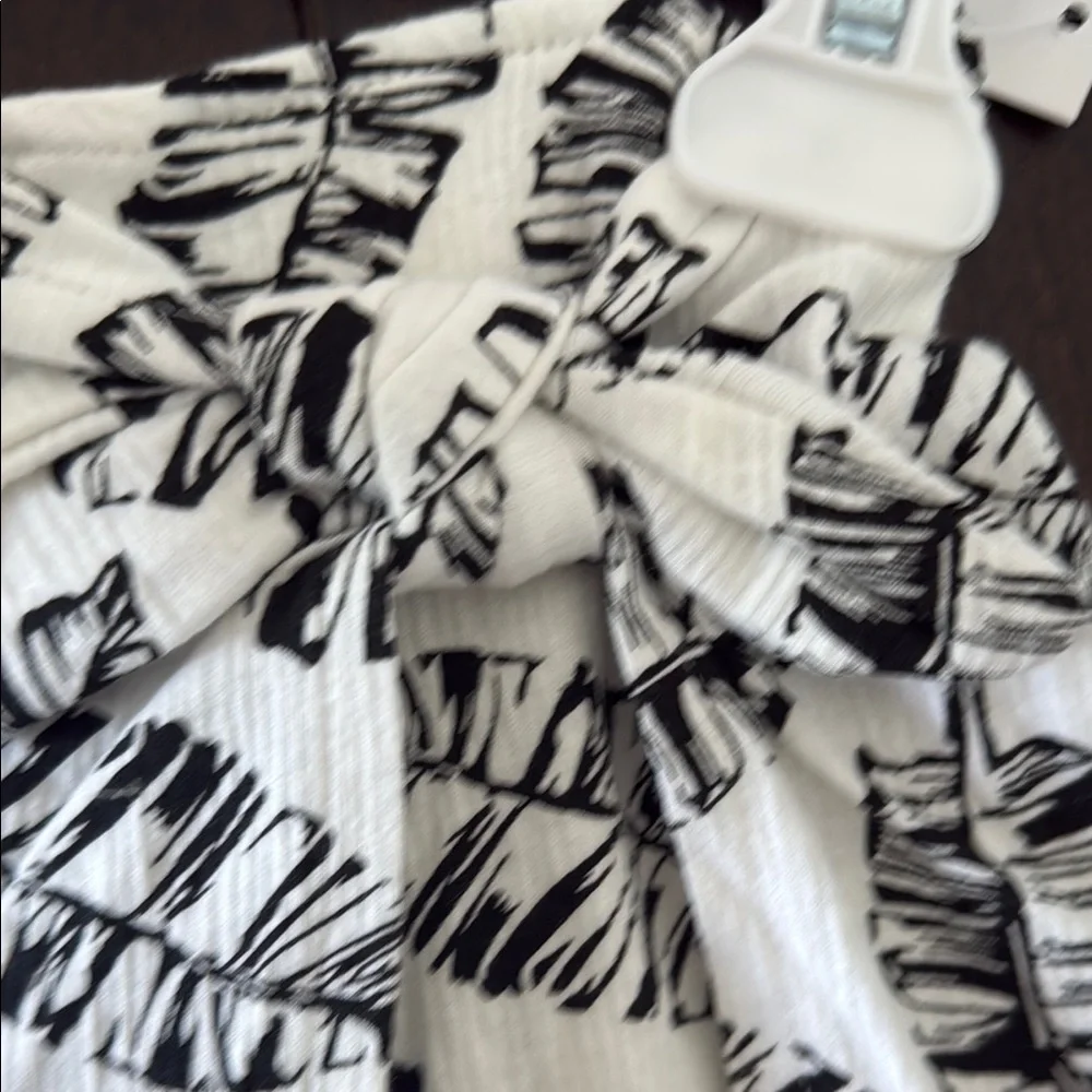 NWT Girls Jessica Simpson Black and White Boho Chic Feather Print short set!